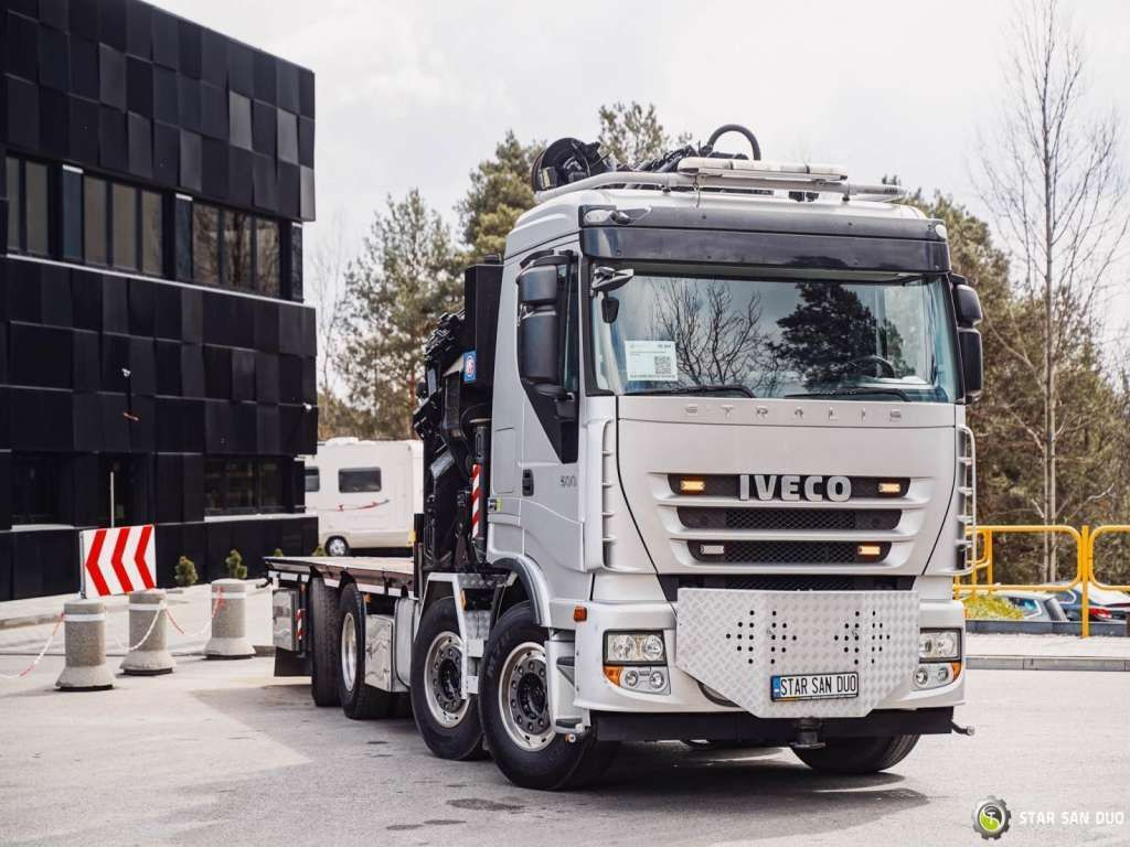 Iveco STRALIS AS320S50Y 8x2 HMF 8520-0K6 FLY JIB Winc - Camión grúa: foto 4 Iveco STRALIS AS320S50Y 8x2 HMF 8520-0K6 FLY JIB Winc - Camión grúa: foto 4
