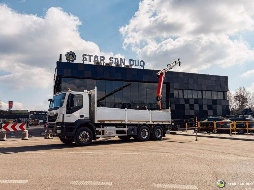 Iveco TRAKKER 450 6x4 PALFINGER PK 18502 SH Rotator - Camión grúa: foto 5 Iveco TRAKKER 450 6x4 PALFINGER PK 18502 SH Rotator - Camión grúa: foto 5