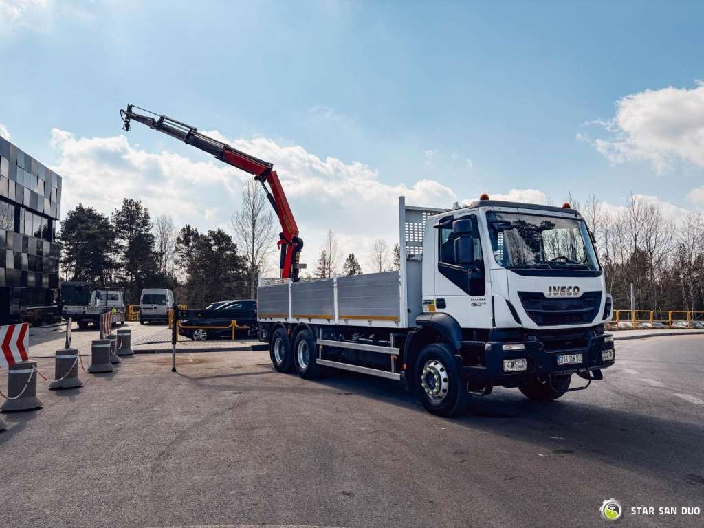 Iveco TRAKKER 450 6x4 PALFINGER PK 18502 SH Rotator - Camión grúa: foto 2 Iveco TRAKKER 450 6x4 PALFINGER PK 18502 SH Rotator - Camión grúa: foto 2