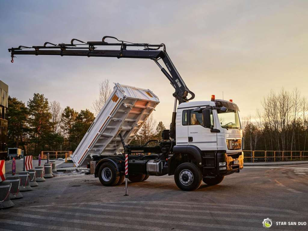 MAN TGS 18.360 4x4 HIAB 144 E-4 Crane Kipper MAN TGS 18.360 4x4 HIAB 144 E-4 Crane Kipper - Camión grúa, Camión volquete: foto 3 MAN TGS 18.360 4x4 HIAB 144 E-4 Crane Kipper MAN TGS 18.360 4x4 HIAB 144 E-4 Crane Kipper - Camión grúa, Camión volquete: foto 3