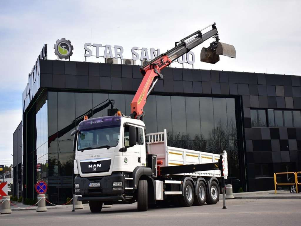 MAN TGS 35.400 8X4 PALFINGER PK 33002 CRANE KIPPER - Camión grúa: foto 5 MAN TGS 35.400 8X4 PALFINGER PK 33002 CRANE KIPPER - Camión grúa: foto 5