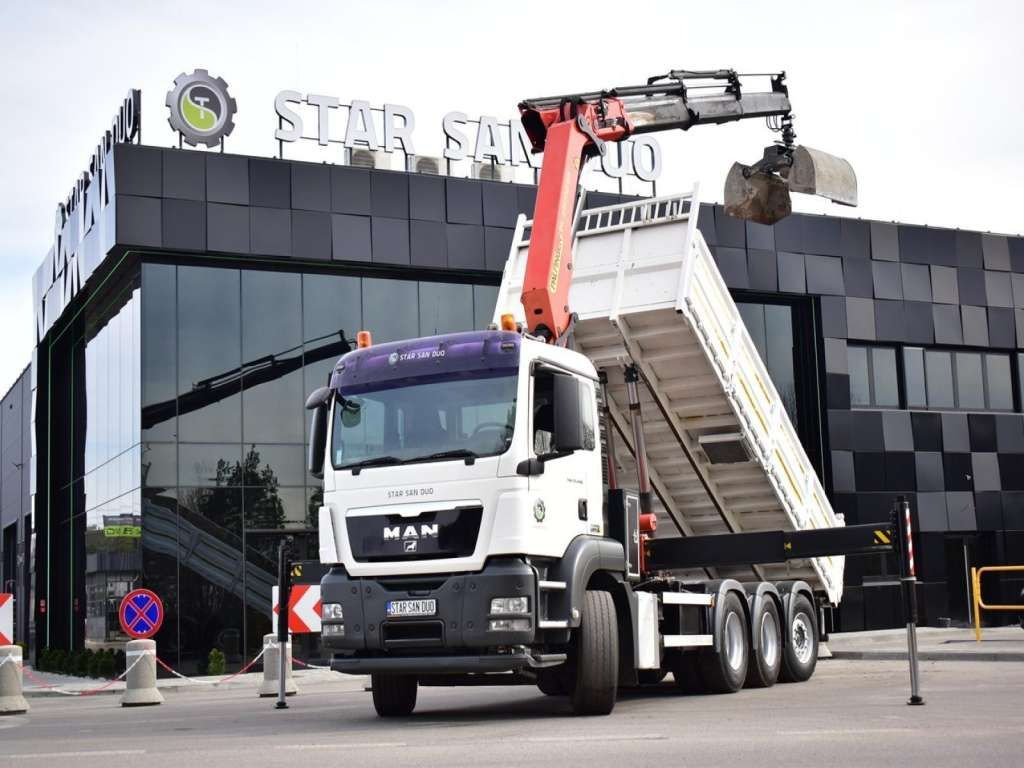 MAN TGS 35.400 8X4 PALFINGER PK 33002 CRANE KIPPER - Camión grúa: foto 2 MAN TGS 35.400 8X4 PALFINGER PK 33002 CRANE KIPPER - Camión grúa: foto 2