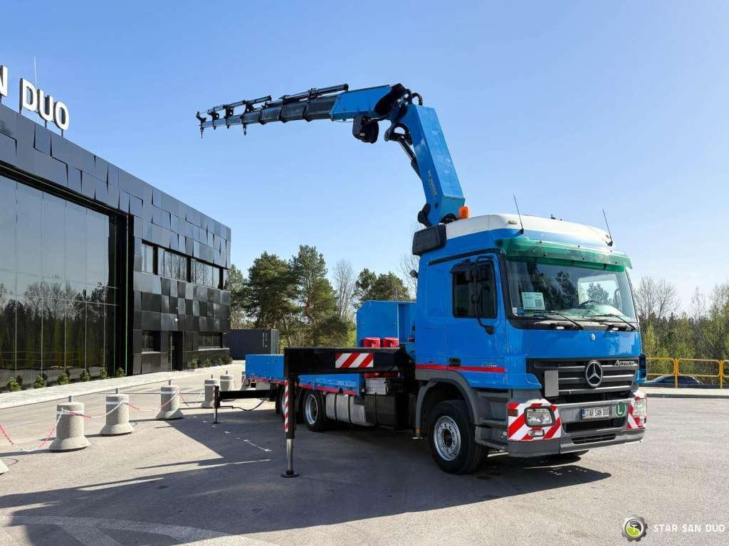 Mercedes-Benz ACTROS 2646L 6x4 PALFINGER 36002 Crane Winch - Camión grúa: foto 2 Mercedes-Benz ACTROS 2646L 6x4 PALFINGER 36002 Crane Winch - Camión grúa: foto 2