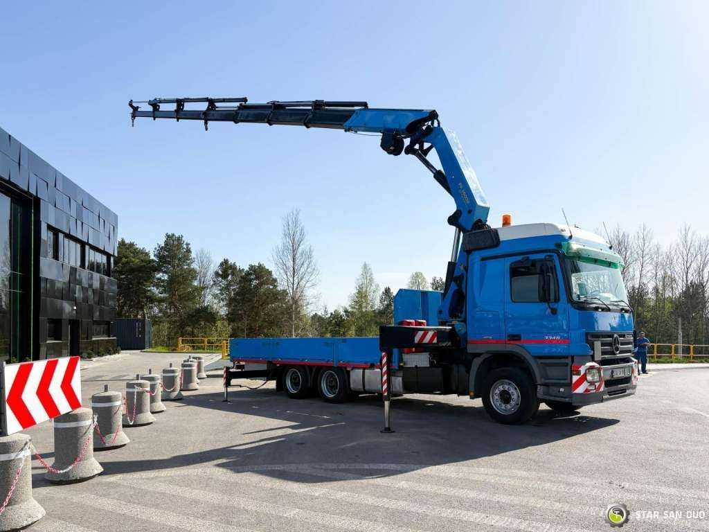 Mercedes-Benz ACTROS 2646L 6x4 PALFINGER 36002 Crane Winch - Camión grúa: foto 4 Mercedes-Benz ACTROS 2646L 6x4 PALFINGER 36002 Crane Winch - Camión grúa: foto 4