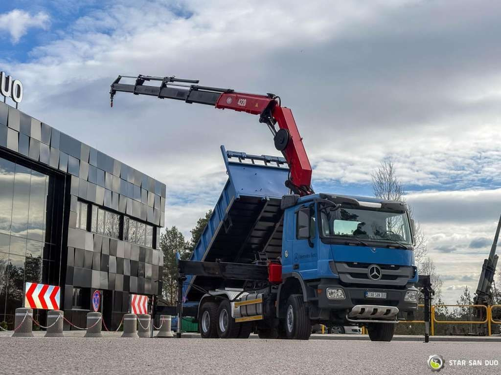 Mercedes-Benz ACTROS 3341 6x6 HMF 4220 K4 CRANE KIPPER - Camión volquete: foto 3 Mercedes-Benz ACTROS 3341 6x6 HMF 4220 K4 CRANE KIPPER - Camión volquete: foto 3