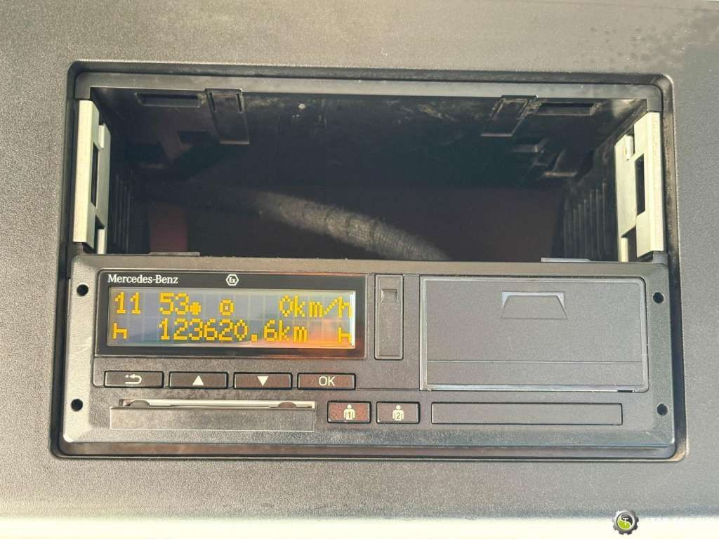 Camión grúa Mercedes-Benz AROCS 3345 6x6 HMF 3220 Winch Crane tipper: foto 14 Camión grúa Mercedes-Benz AROCS 3345 6x6 HMF 3220 Winch Crane tipper: foto 14