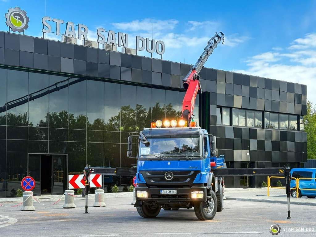 Mercedes-Benz AXOR 1833 4x4 Palfinger PK 22002 EH Crane Winch - Camión grúa: foto 3 Mercedes-Benz AXOR 1833 4x4 Palfinger PK 22002 EH Crane Winch - Camión grúa: foto 3
