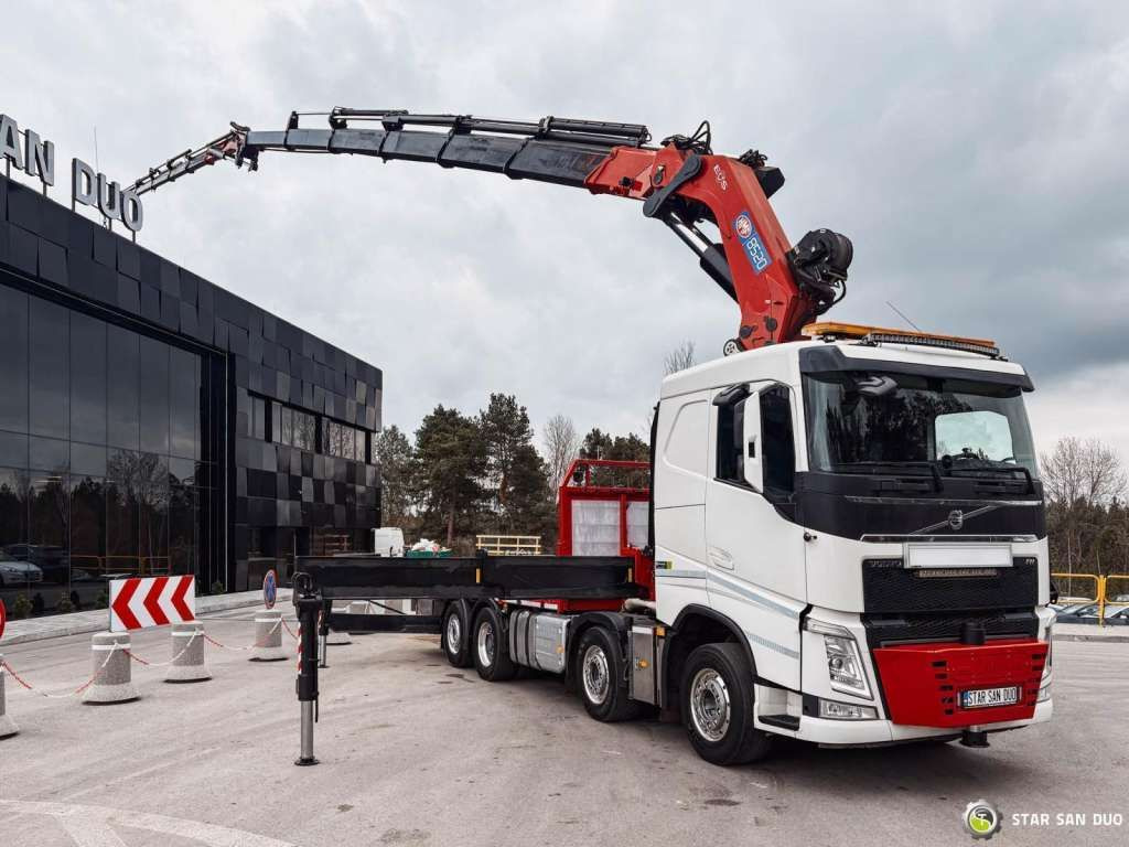 Camión grúa Volvo  FH 550 8x2 HMF 8520 FLY JIB Winch Crane Euro 6: foto 12