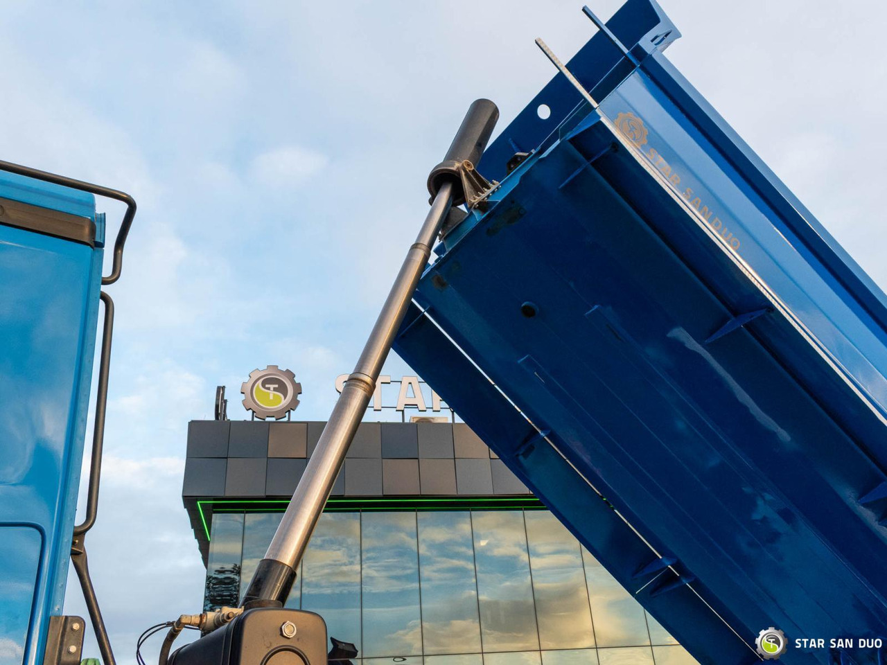 - Camión volquete: foto 5 - Camión volquete: foto 5