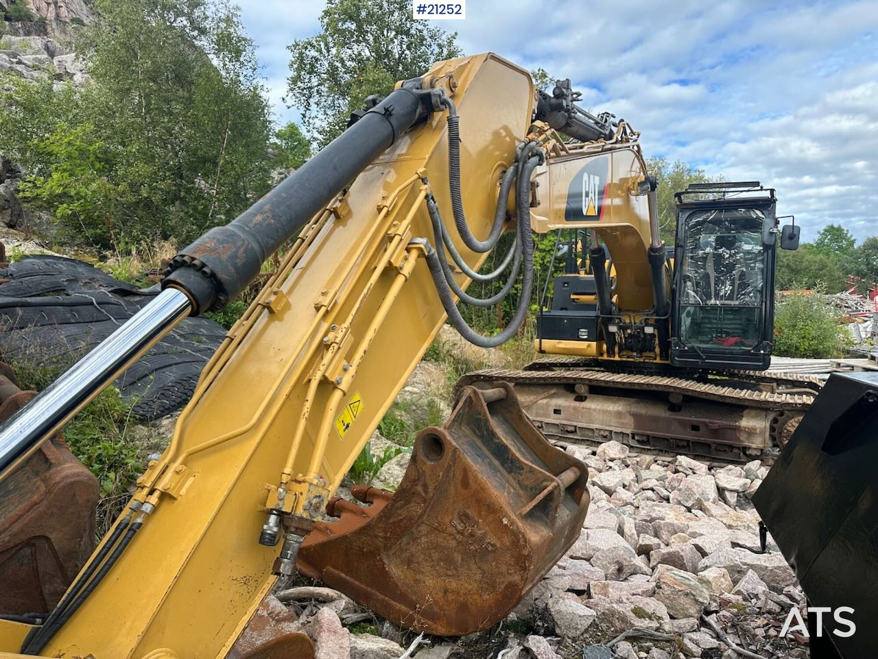 Excavadora de cadenas Caterpillar 323E: foto 12