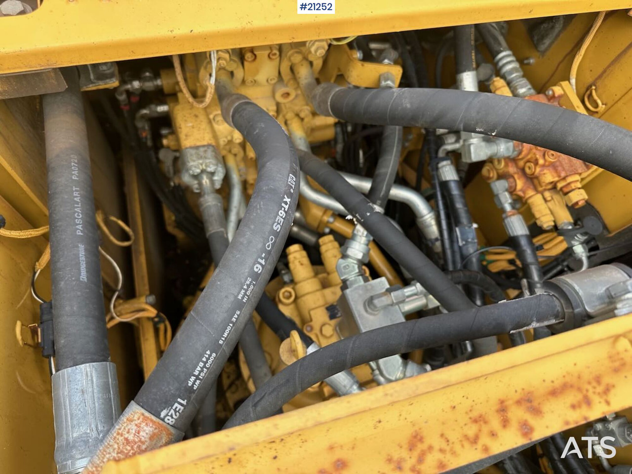 Excavadora de cadenas Caterpillar 323E: foto 32