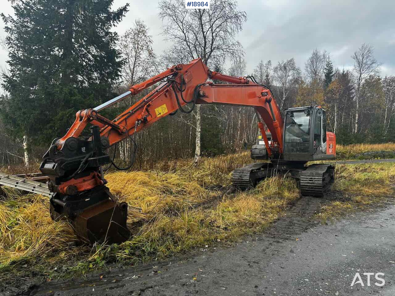 Hitachi ZX180LC-3 - Excavadora: foto 2 Hitachi ZX180LC-3 - Excavadora: foto 2