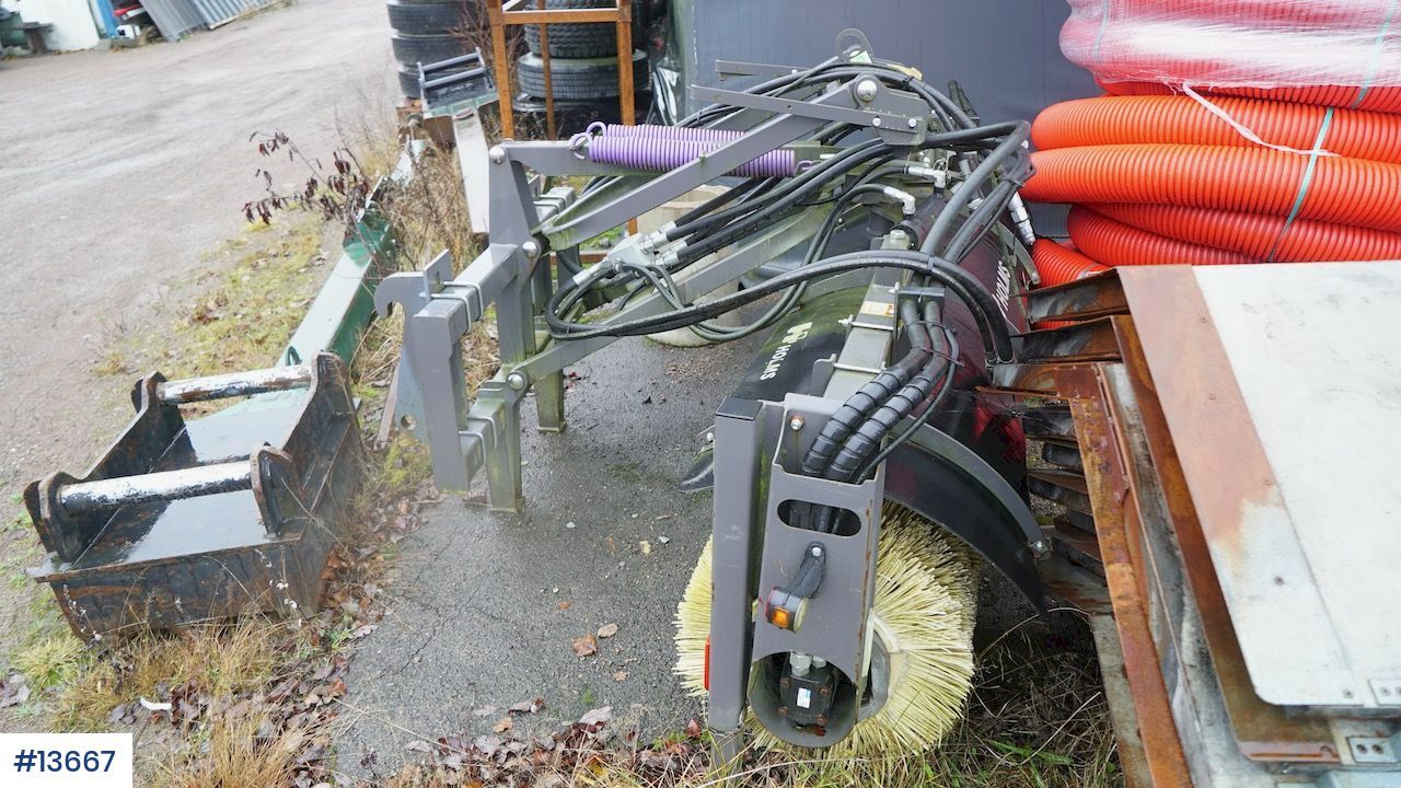 Holms SL 2.5 - Barredora cucharón para Maquinaria de construcción: foto 4 Holms SL 2.5 - Barredora cucharón para Maquinaria de construcción: foto 4