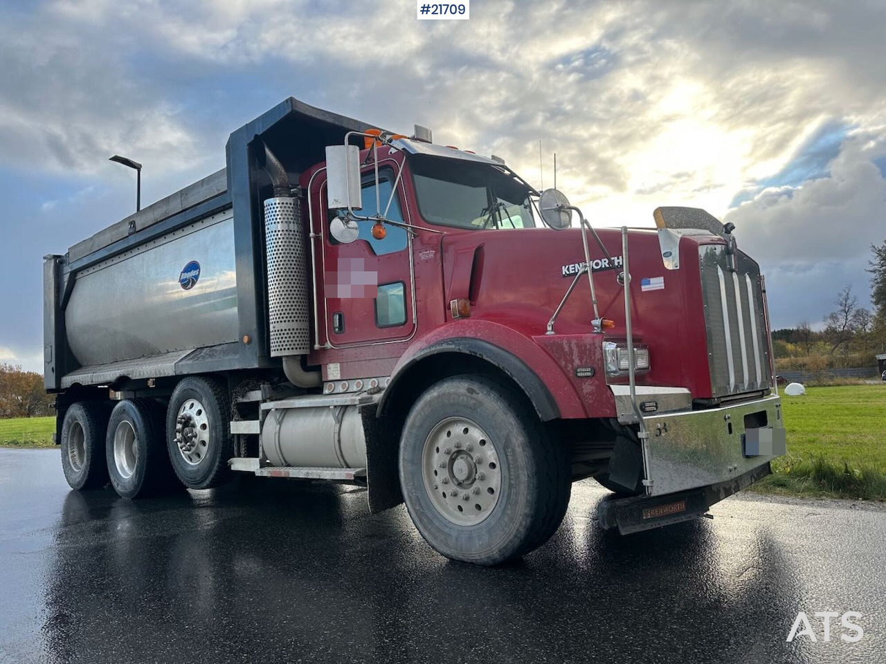 Kenworth 2005 KENWORTH T800 tippbil 8x4 m/ Rhodes påbygg, kompressor, vibrator i kassen. Høy lasteevne! SE VIDEO. - Camión volquete: foto 4 Kenworth 2005 KENWORTH T800 tippbil 8x4 m/ Rhodes påbygg, kompressor, vibrator i kassen. Høy lasteevne! SE VIDEO. - Camión volquete: foto 4