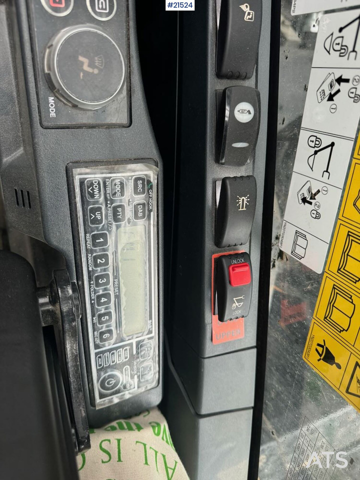 Excavadora de cadenas Kobelco SK140SRLC: foto 37 Excavadora de cadenas Kobelco SK140SRLC: foto 37