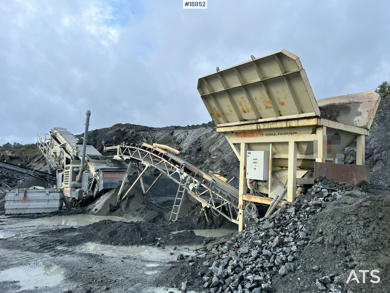 Metso Lokotrack LT220D Finknuser m/ sikt, matekasse og transportbånd - Trituradora móvil: foto 1 Metso Lokotrack LT220D Finknuser m/ sikt, matekasse og transportbånd - Trituradora móvil: foto 1
