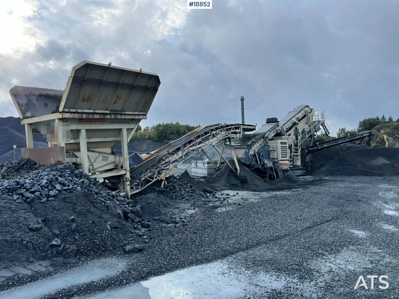 Metso Lokotrack LT220D Finknuser m/ sikt, matekasse og transportbånd - Trituradora móvil: foto 2 Metso Lokotrack LT220D Finknuser m/ sikt, matekasse og transportbånd - Trituradora móvil: foto 2