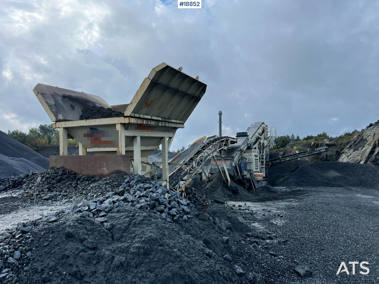 Metso Lokotrack LT220D Finknuser m/ sikt, matekasse og transportbånd - Trituradora móvil: foto 3 Metso Lokotrack LT220D Finknuser m/ sikt, matekasse og transportbånd - Trituradora móvil: foto 3