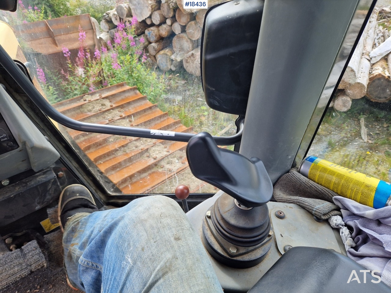 Bulldozer New Holland D150B: foto 27