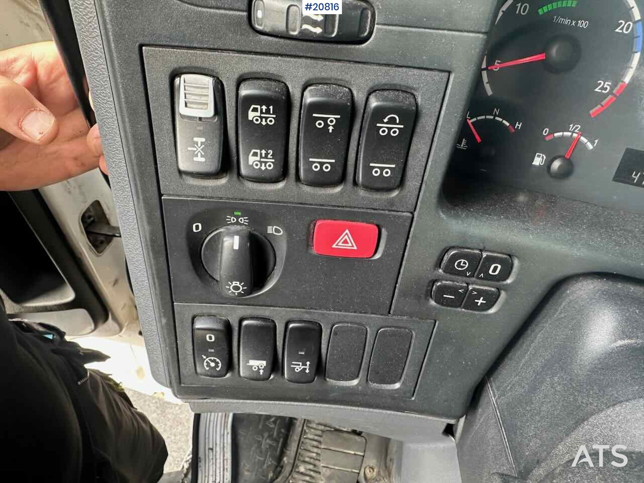 Camión caja cerrada Scania R480 3 akslet conatinerbil m/ lift: foto 19 Camión caja cerrada Scania R480 3 akslet conatinerbil m/ lift: foto 19