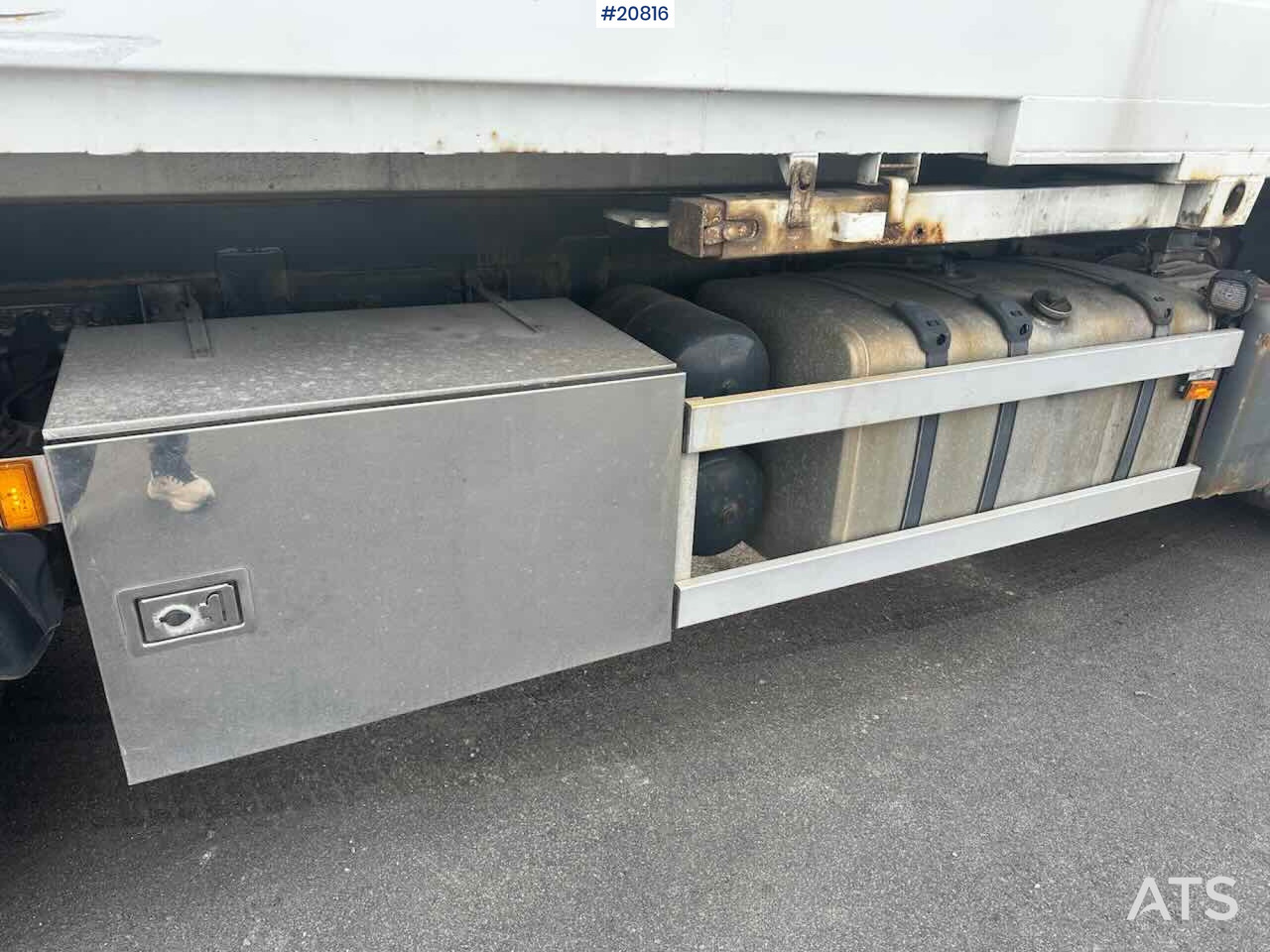 Camión caja cerrada Scania R480 3 akslet conatinerbil m/ lift: foto 36 Camión caja cerrada Scania R480 3 akslet conatinerbil m/ lift: foto 36