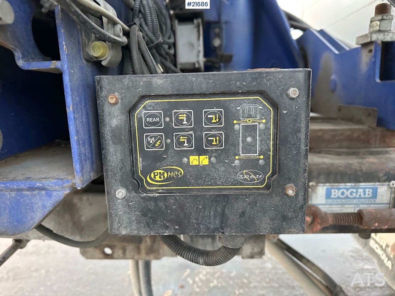 Camión grúa Volvo FM12 Globetrotter 6x4 kranbil m/ bak montert 18 t/m kran og vinsj. SE VIDEO: foto 32 Camión grúa Volvo FM12 Globetrotter 6x4 kranbil m/ bak montert 18 t/m kran og vinsj. SE VIDEO: foto 32