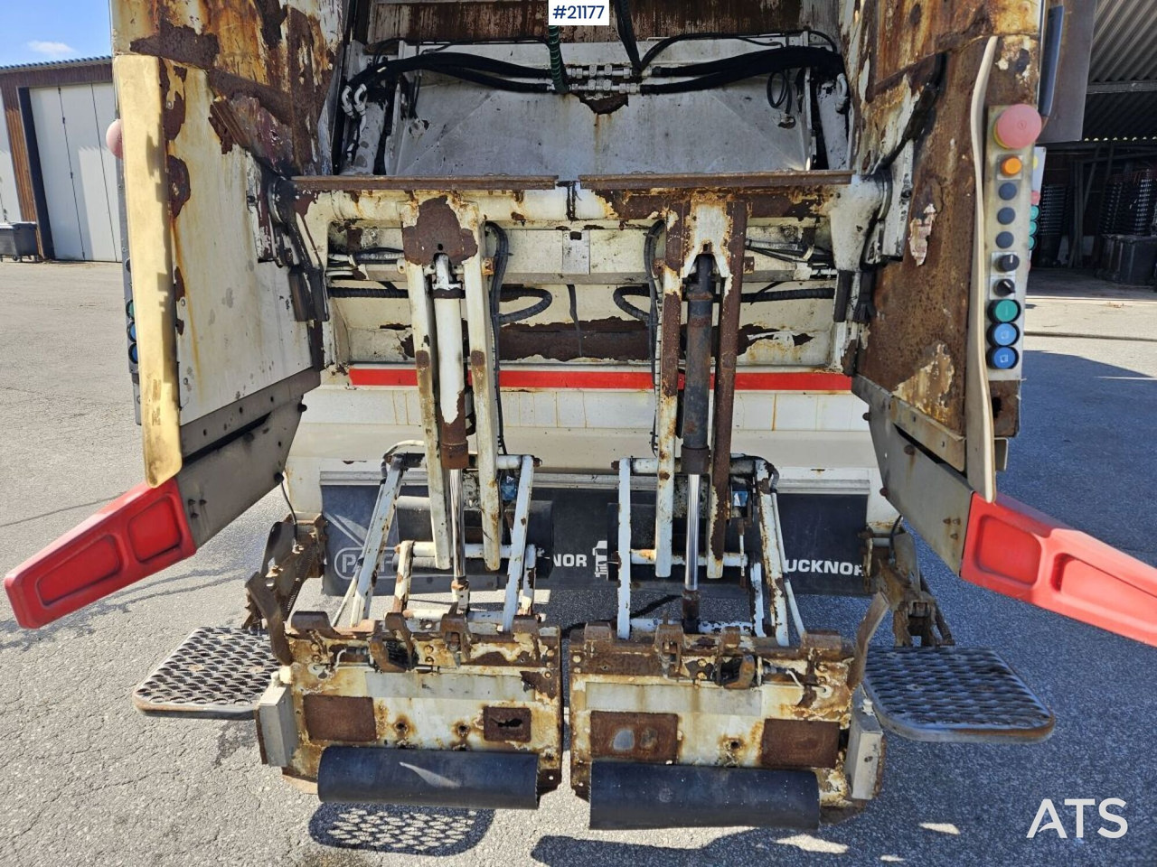 Volvo FM370 6x2 1-kammer komprimatorbil med Zoeller påbygg - Camión de basura: foto 5 Volvo FM370 6x2 1-kammer komprimatorbil med Zoeller påbygg - Camión de basura: foto 5