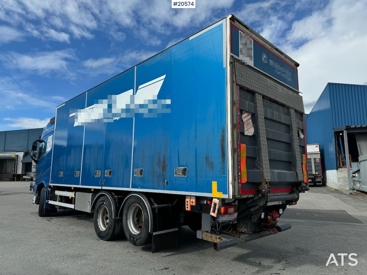 Volvo Fh540 6x2 skapbil m/ full sideåpning og lift - Camión caja cerrada: foto 3 Volvo Fh540 6x2 skapbil m/ full sideåpning og lift - Camión caja cerrada: foto 3