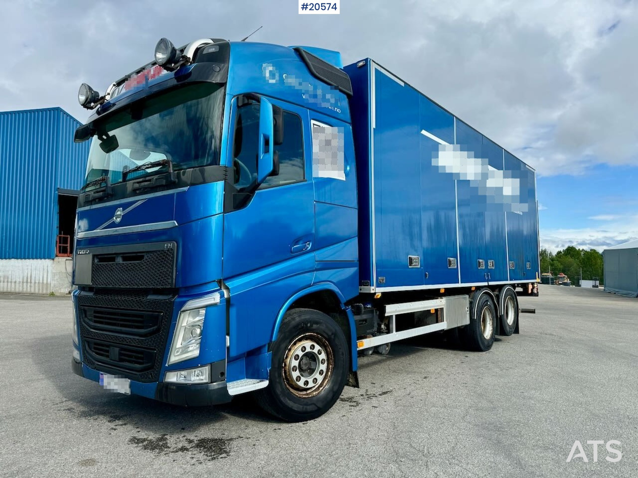 Volvo Fh540 6x2 skapbil m/ full sideåpning og lift - Camión caja cerrada: foto 1 Volvo Fh540 6x2 skapbil m/ full sideåpning og lift - Camión caja cerrada: foto 1
