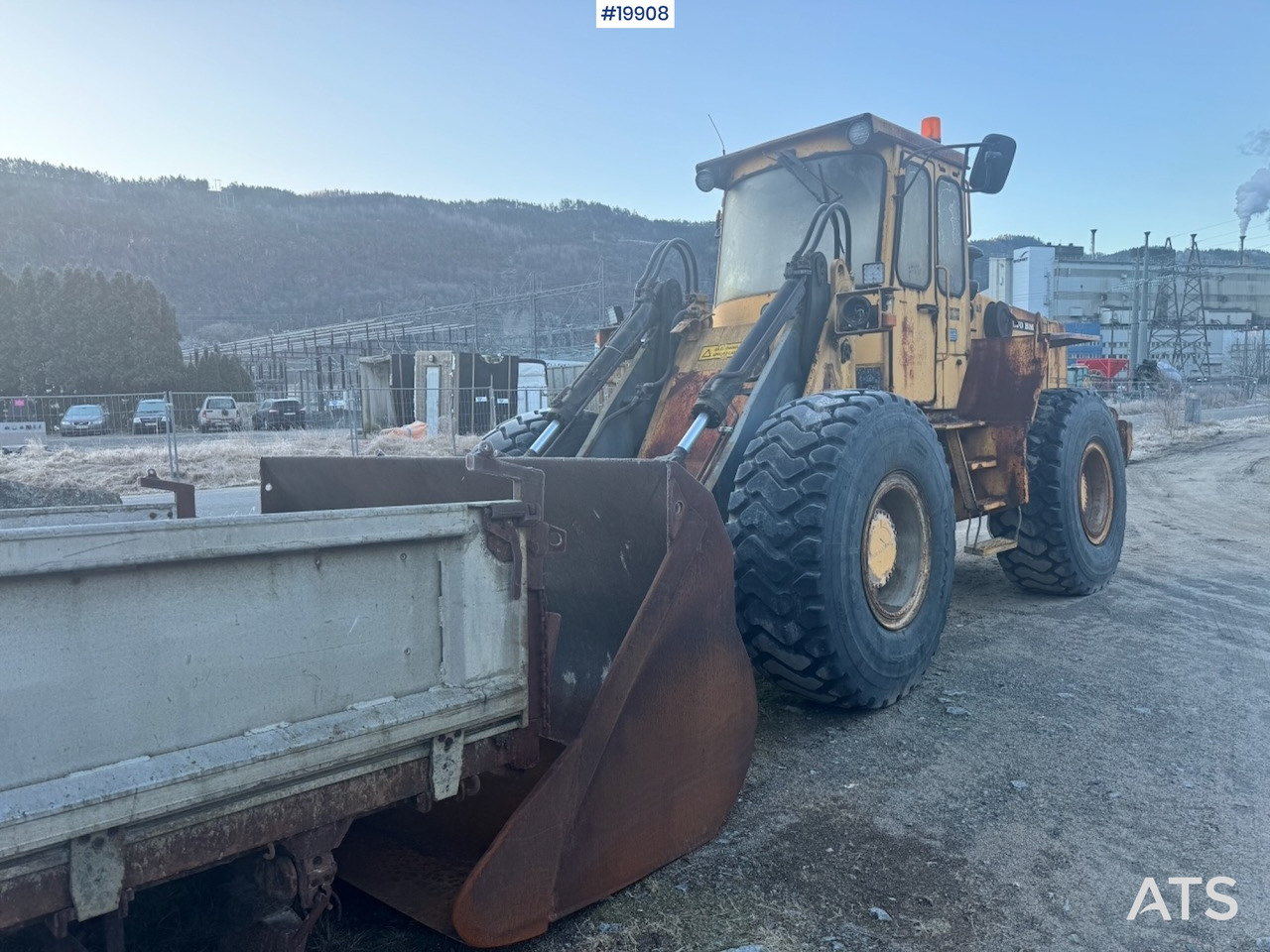 Volvo L90 - Cargadora de ruedas: foto 1 Volvo L90 - Cargadora de ruedas: foto 1