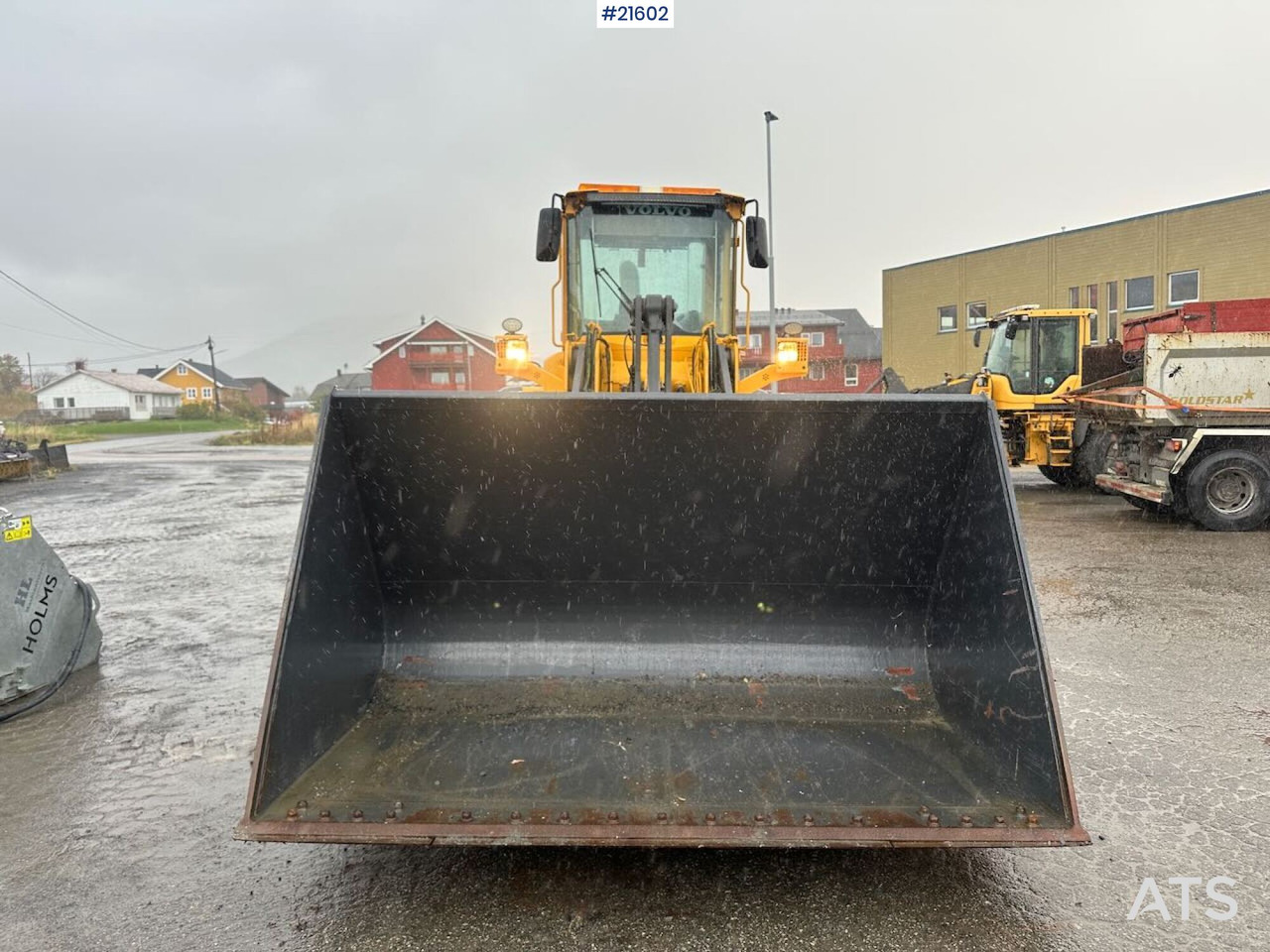 Volvo L90E hjullaster m/ 3. og 4. funksjon, skuffe, 2 sett dekk og multifaster. Nettopp påkostet 100.000kr - Cargadora de ruedas: foto 4 Volvo L90E hjullaster m/ 3. og 4. funksjon, skuffe, 2 sett dekk og multifaster. Nettopp påkostet 100.000kr - Cargadora de ruedas: foto 4