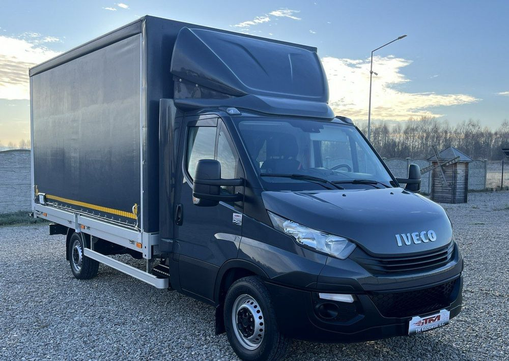 Furgoneta con lona Iveco Daily: foto 1