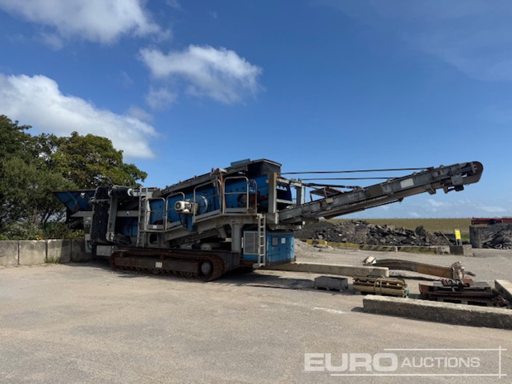 2004 SBM Tracked Screener, 3-Way Split, Diesel generator (1046 Hours), Spare Screenerdecks, Conveyor Roll, several Rolls - Cribadora: foto 1 2004 SBM Tracked Screener, 3-Way Split, Diesel generator (1046 Hours), Spare Screenerdecks, Conveyor Roll, several Rolls - Cribadora: foto 1