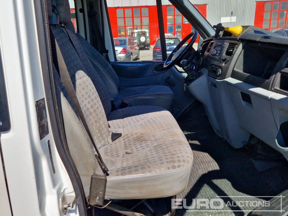 Furgoneta caja abierta 2012 Ford Transit Tourneo: foto 26