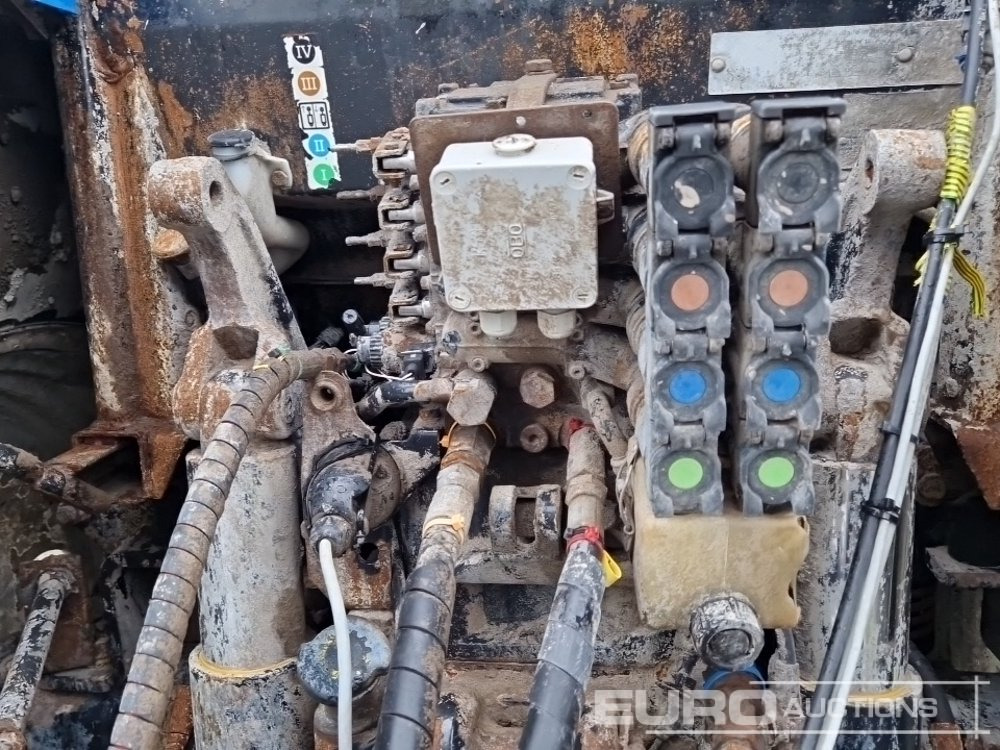 Tractor 2013 New Holland T6030: foto 32 Tractor 2013 New Holland T6030: foto 32