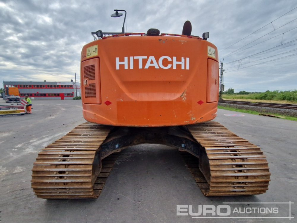 2015 Hitachi ZX225USLC-5B - Excavadora de cadenas: foto 4 2015 Hitachi ZX225USLC-5B - Excavadora de cadenas: foto 4