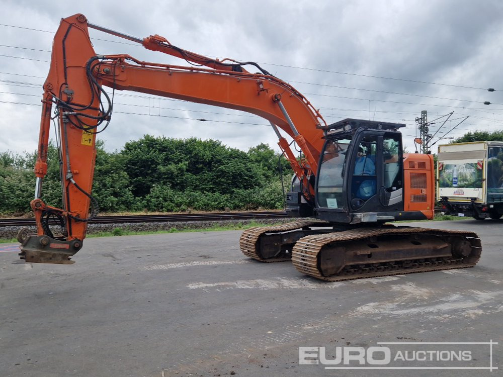 2015 Hitachi ZX225USLC-5B - Excavadora de cadenas: foto 1 2015 Hitachi ZX225USLC-5B - Excavadora de cadenas: foto 1