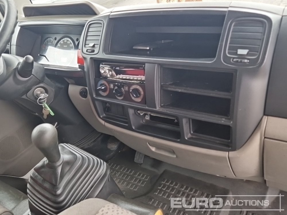 Furgoneta caja abierta Nissan Cabstar: foto 32