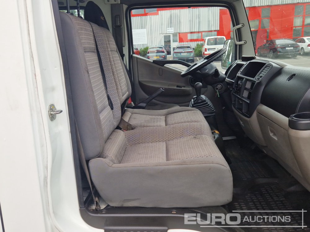Furgoneta caja abierta Nissan Cabstar: foto 26