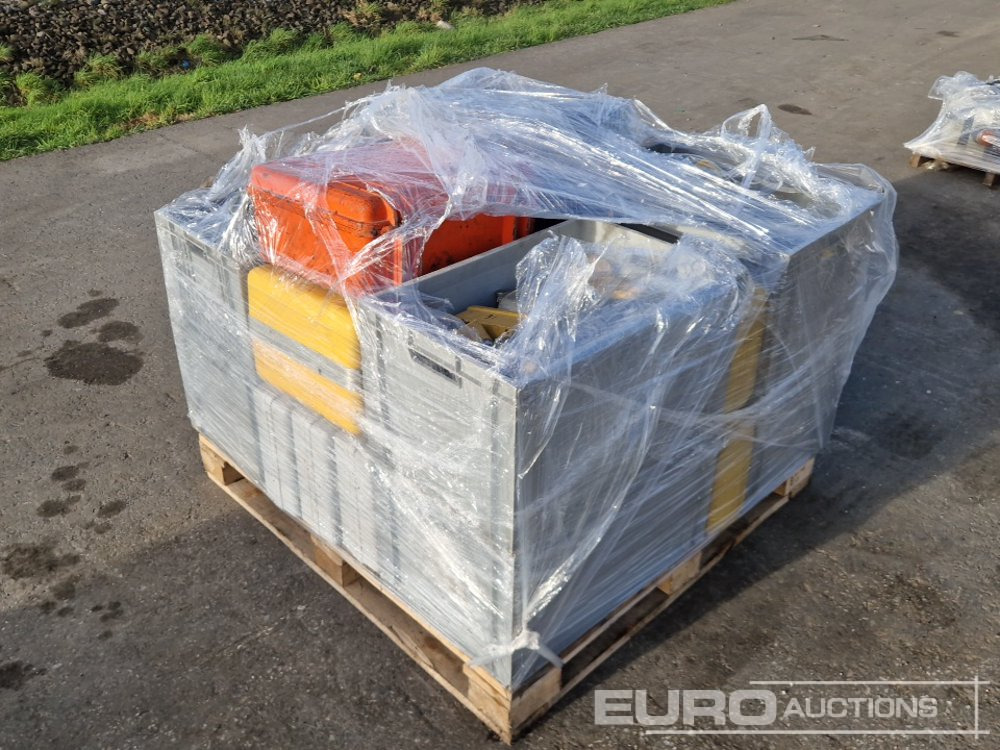 Pallet of Levelling Equipment, Remote Controls - Equipo de construcción: foto 1 Pallet of Levelling Equipment, Remote Controls - Equipo de construcción: foto 1
