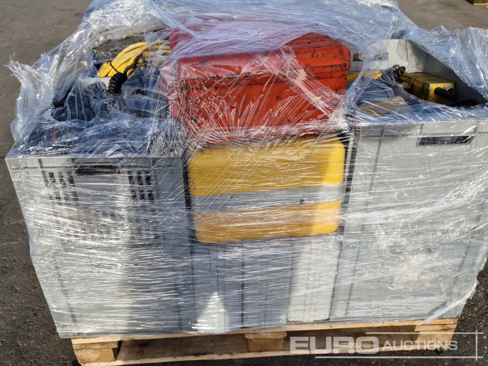 Pallet of Levelling Equipment, Remote Controls - Equipo de construcción: foto 5 Pallet of Levelling Equipment, Remote Controls - Equipo de construcción: foto 5
