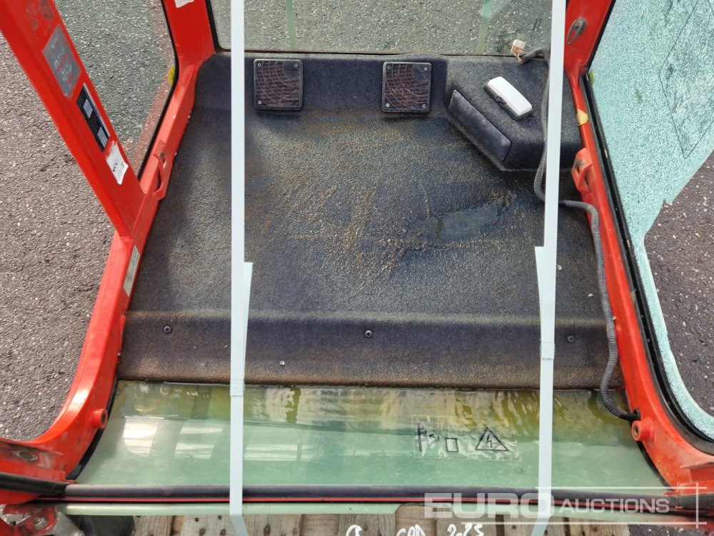 Cabin to suit Volvo ECR25 - Piezas de recambio para Excavadora: foto 5 Cabin to suit Volvo ECR25 - Piezas de recambio para Excavadora: foto 5