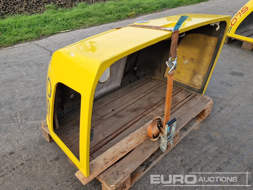 Cover to suit Kramer 750 - Piezas de recambio: foto 2 Cover to suit Kramer 750 - Piezas de recambio: foto 2