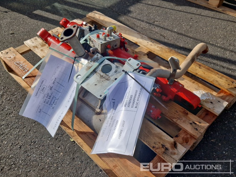 Spare Parts, Cylinder, Joysticks, Hydraulic Parts, Exhaust to suit Volvo ECR50D - Piezas de recambio para Excavadora: foto 3 Spare Parts, Cylinder, Joysticks, Hydraulic Parts, Exhaust to suit Volvo ECR50D - Piezas de recambio para Excavadora: foto 3