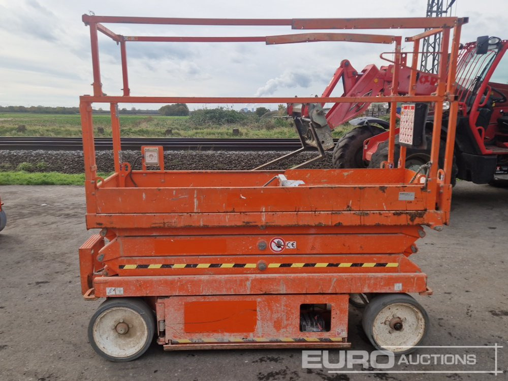 SkyJack Electric Scissor Lift - Plataforma elevadora: foto 2 SkyJack Electric Scissor Lift - Plataforma elevadora: foto 2