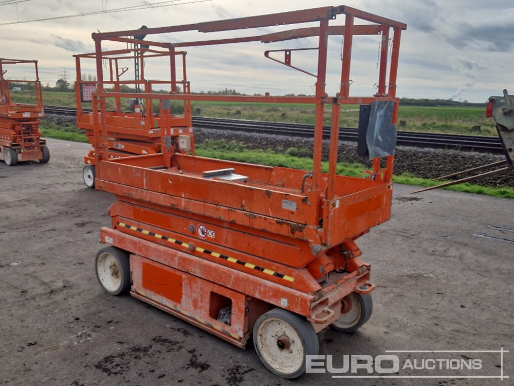SkyJack Electric Scissor Lift - Plataforma elevadora: foto 3 SkyJack Electric Scissor Lift - Plataforma elevadora: foto 3