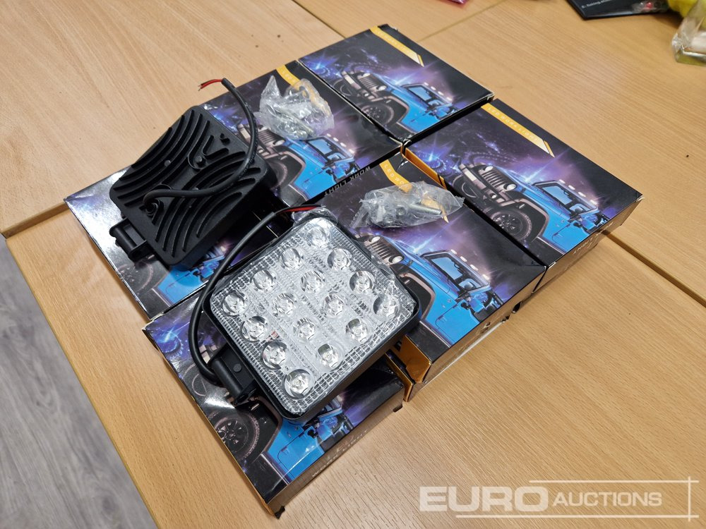 Unused LED Work Lights, 48w, 12V/24V, Adjustable Bracket, IP67 Waterproof, 6000k White (10 of) - Equipo de construcción: foto 3 Unused LED Work Lights, 48w, 12V/24V, Adjustable Bracket, IP67 Waterproof, 6000k White (10 of) - Equipo de construcción: foto 3