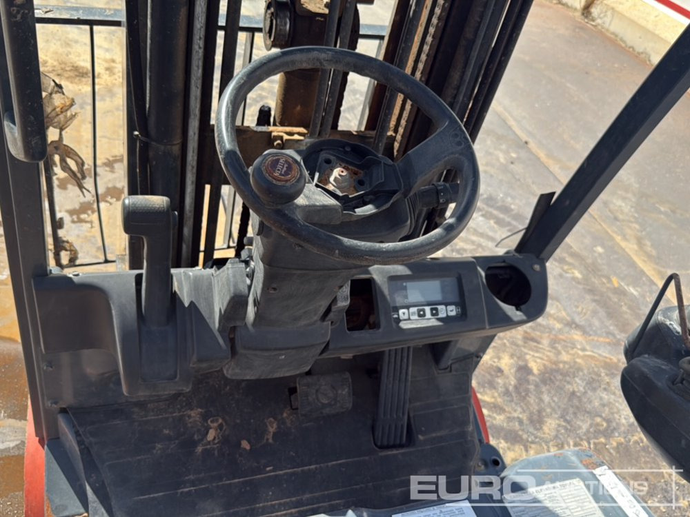 Carretilla elevadora eléctrica 2015 Toyota 8FBET18: foto 10