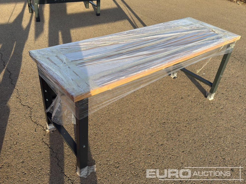 Wooden Work Table - Equipo de construcción: foto 4 Wooden Work Table - Equipo de construcción: foto 4