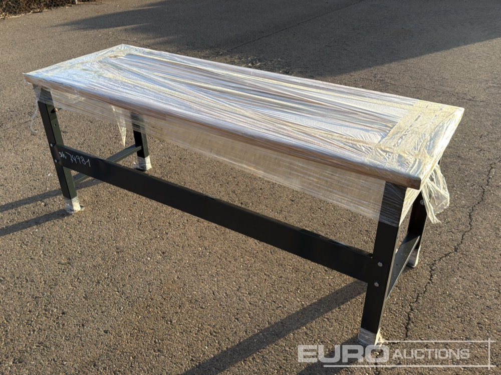 Wooden Work Table - Equipo de construcción: foto 1 Wooden Work Table - Equipo de construcción: foto 1